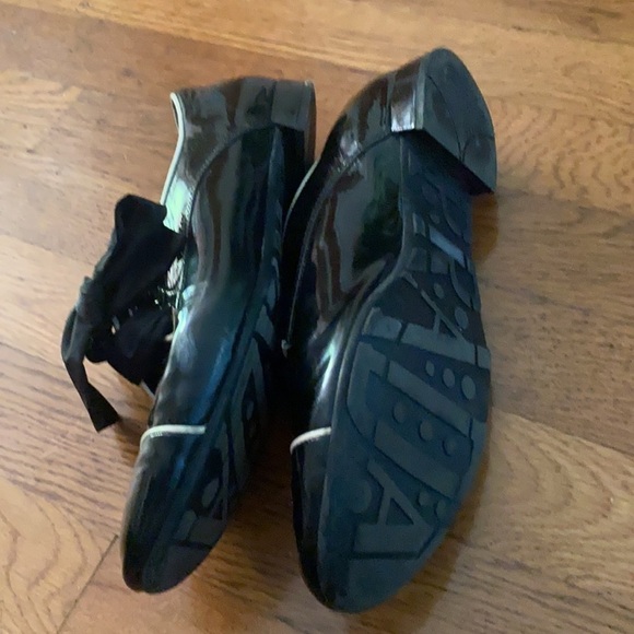 Prada - Picture 5 of 6